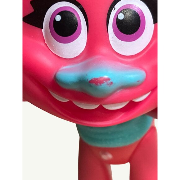 Hasbro Trolls Poppy Figure With Yellow Hair & Headphones - Picture 5 of 12